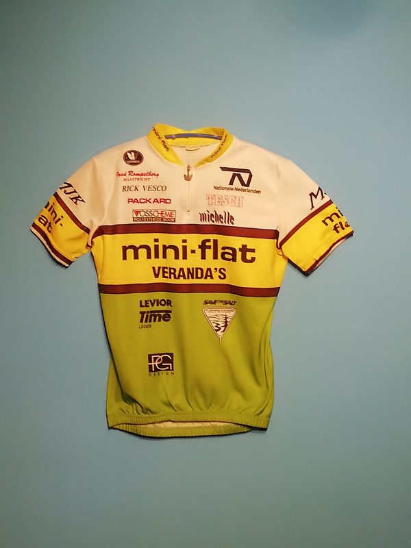MINIFLAT COM VARANDAS 1990