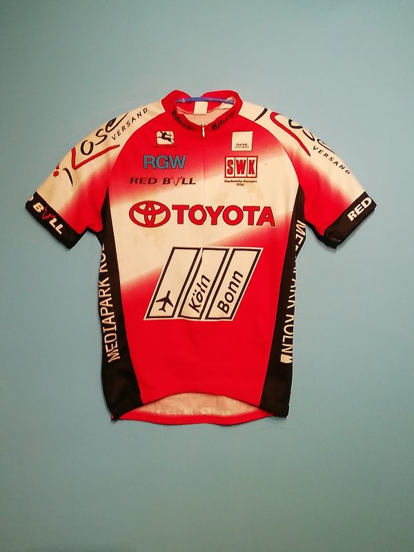 TEAM COLOGNE-TOYOTA-FLUGHAFEN KOLN BONN 2001